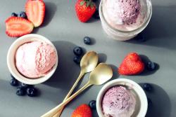 蓝莓草莓水果雪糕