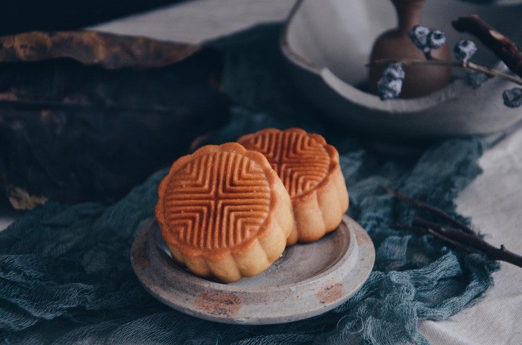 抹茶蛋黄广式月饼