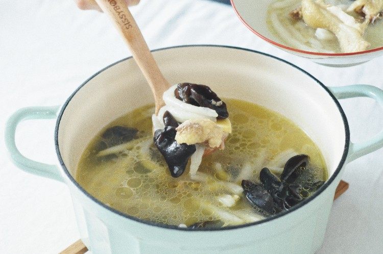 土鸡冬笋面疙瘩汤