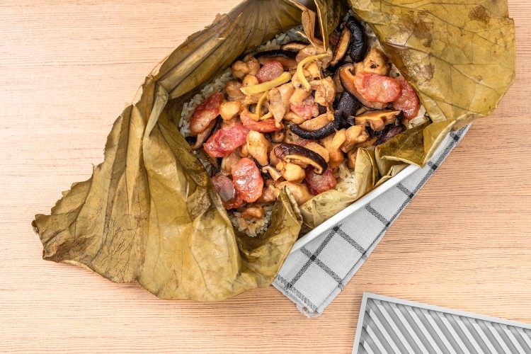 荷叶腊味蒸饭
