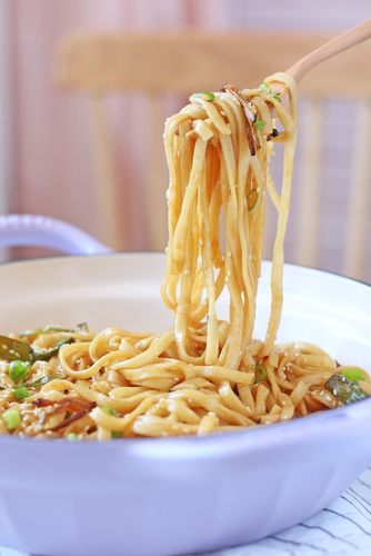 葱油焖面