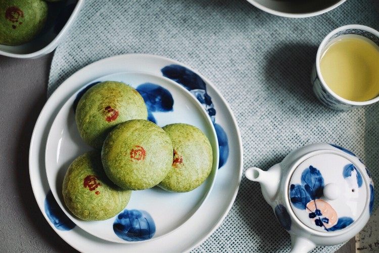 抹茶黑糖红豆月饼