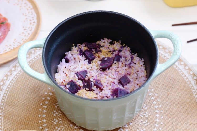 紫薯藜麦饭