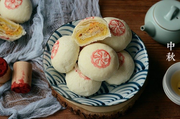 金沙板栗麻薯酥皮月饼
