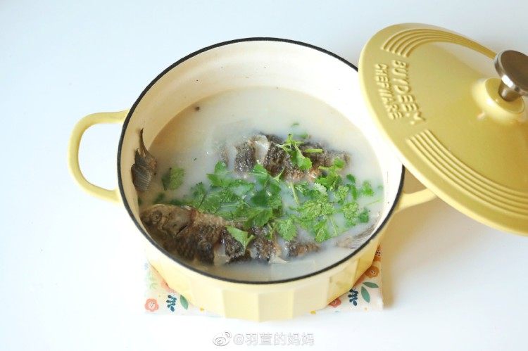 鲫鱼萝卜汤