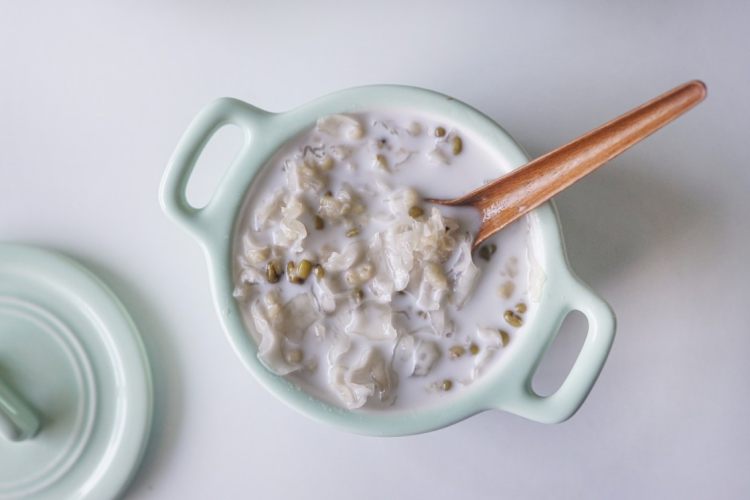 绿豆薏米银耳椰奶糖水