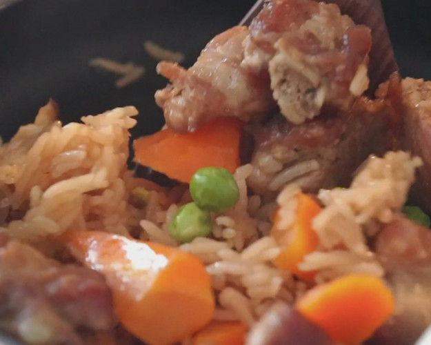 懒人排骨焖饭【珐琅锅10月食谱】