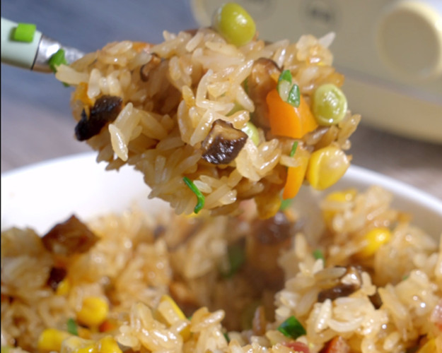 腊香糯米饭【蒸煮炖锅食谱11月】