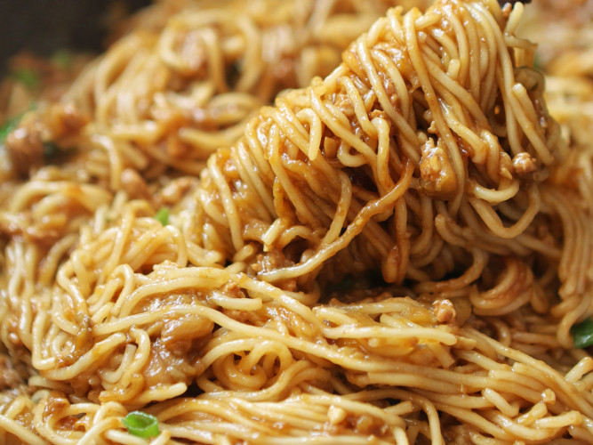 茄子焖面【多功能不粘锅食谱5月】