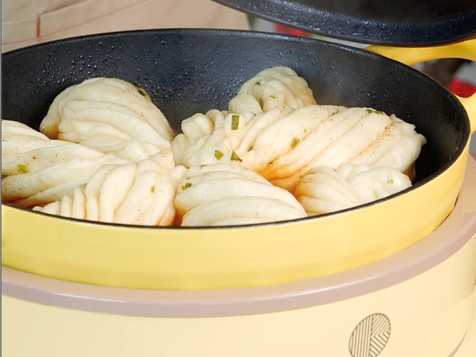 排骨豆角土豆焖卷子【珐琅锅食谱7月】