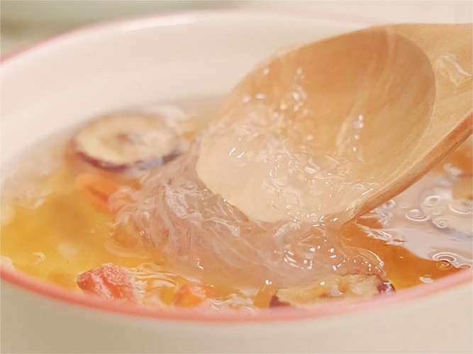 桃胶燕窝银耳羹【彩蛋食谱10月】
