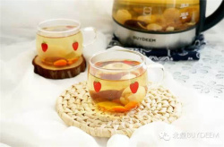 罗汉果枸杞桂圆红枣茶