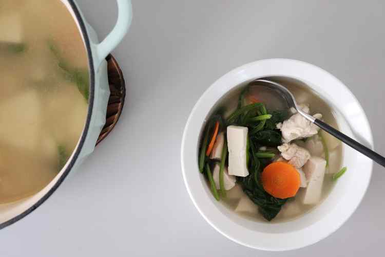 鸡肉菠菜豆腐汤