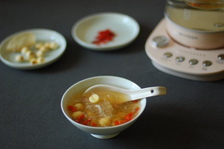 枸杞莲子燕窝