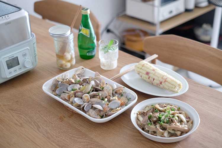 玉米+凉拌茄子+酒蒸蛤蜊